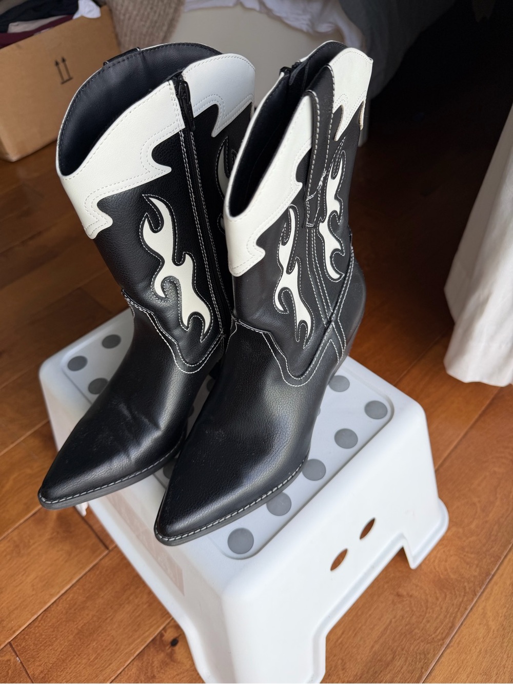 Black & White Western Target Boots